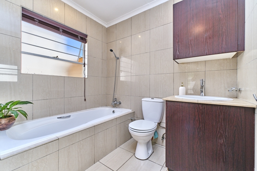 2 Bedroom Property for Sale in Morningside Gauteng