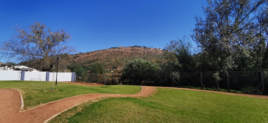 To Let 3 Bedroom Property for Rent in Little Falls Gauteng