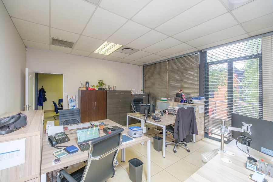 Commercial Property for Sale in Die Hoewes Gauteng