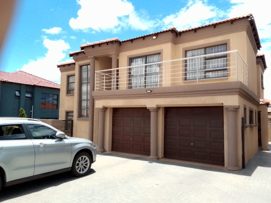 4 Bedroom Property for Sale in The Orchards Gauteng