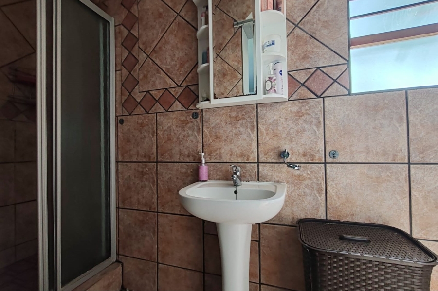 2 Bedroom Property for Sale in Sharonlea Gauteng