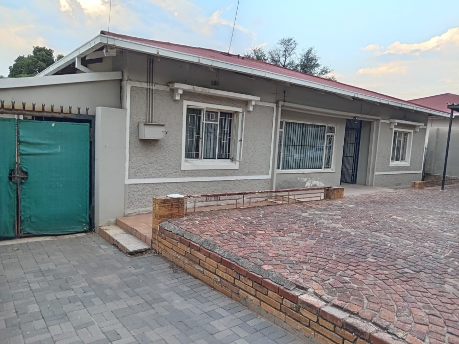 5 Bedroom Property for Sale in Capital Park Gauteng