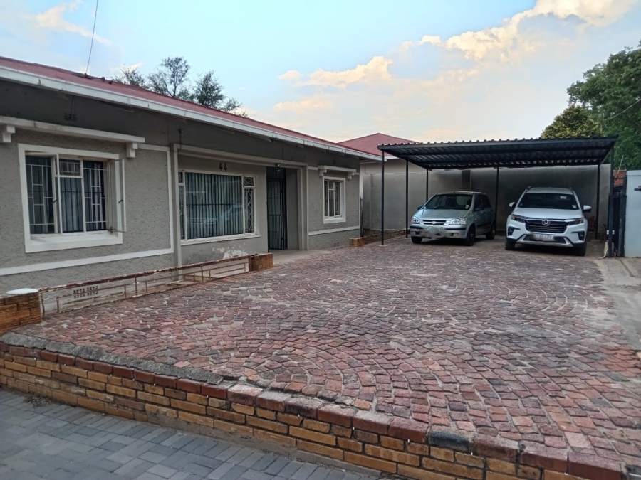 5 Bedroom Property for Sale in Capital Park Gauteng
