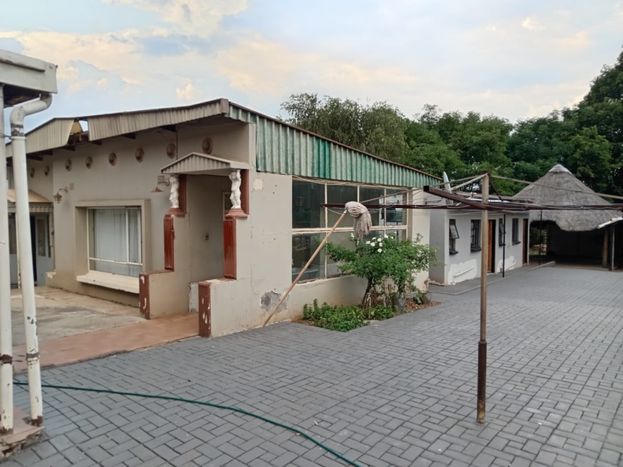 5 Bedroom Property for Sale in Capital Park Gauteng