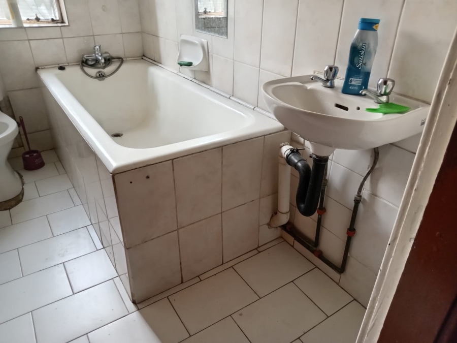 5 Bedroom Property for Sale in Capital Park Gauteng