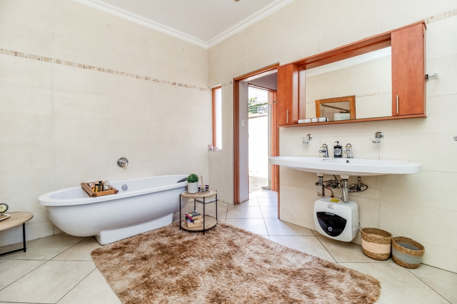 4 Bedroom Property for Sale in Parkview Gauteng