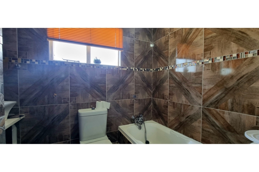 2 Bedroom Property for Sale in Mulbarton Gauteng