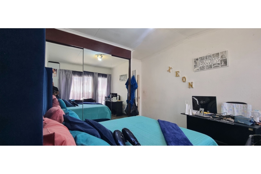 2 Bedroom Property for Sale in Mulbarton Gauteng