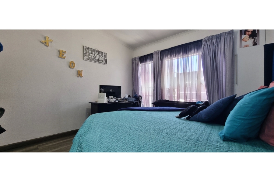 2 Bedroom Property for Sale in Mulbarton Gauteng