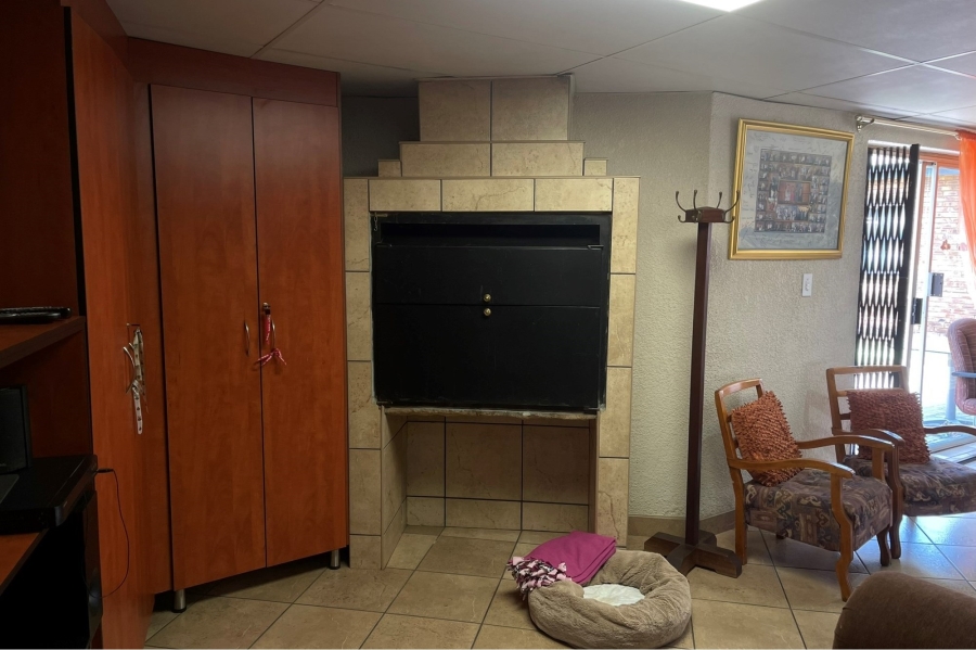 9 Bedroom Property for Sale in Selcourt Gauteng