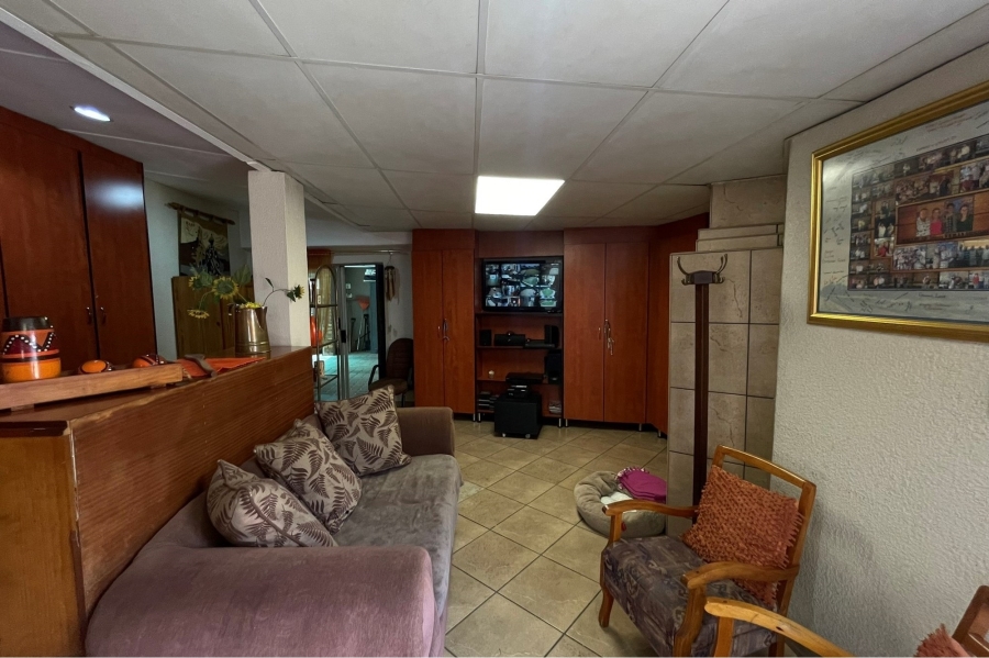 9 Bedroom Property for Sale in Selcourt Gauteng