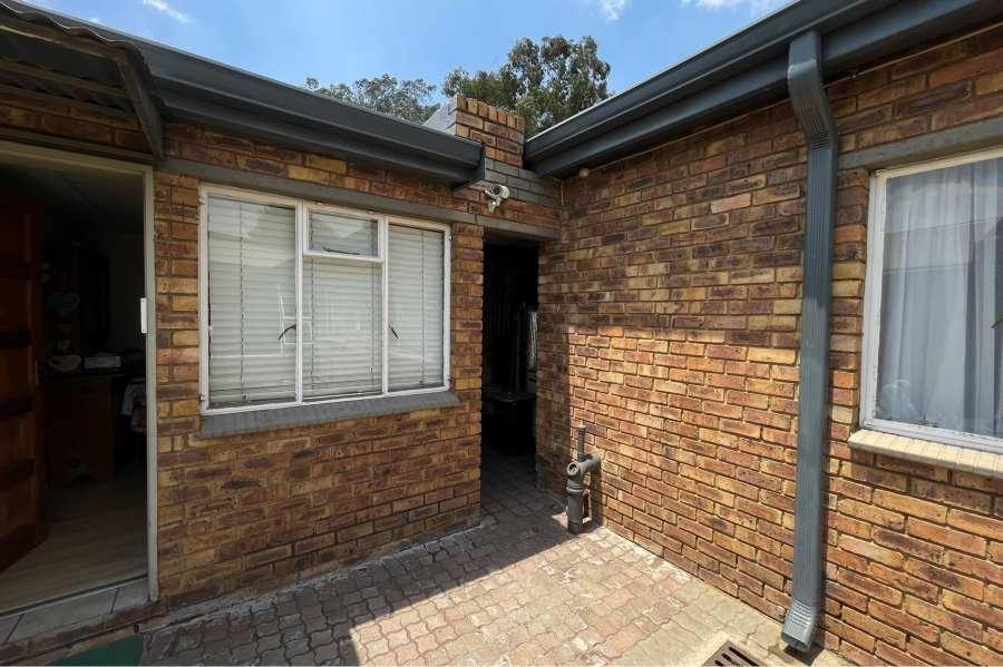 9 Bedroom Property for Sale in Selcourt Gauteng