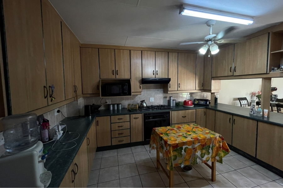 9 Bedroom Property for Sale in Selcourt Gauteng