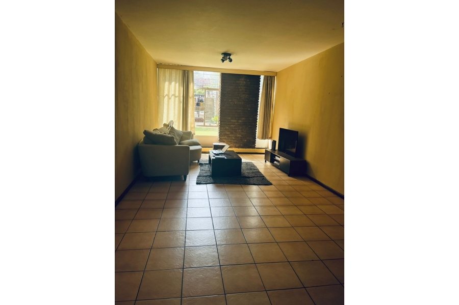 To Let 2 Bedroom Property for Rent in South Crest Gauteng