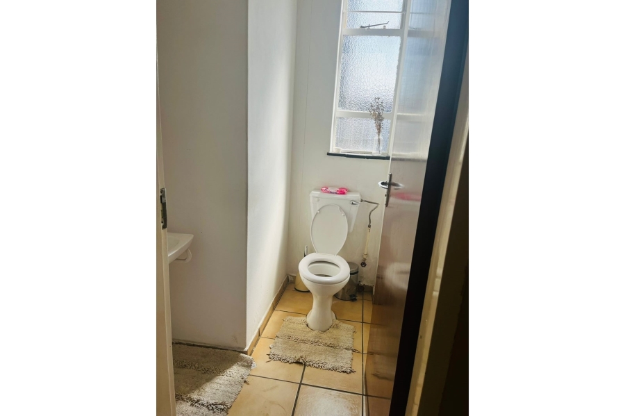 To Let 2 Bedroom Property for Rent in South Crest Gauteng