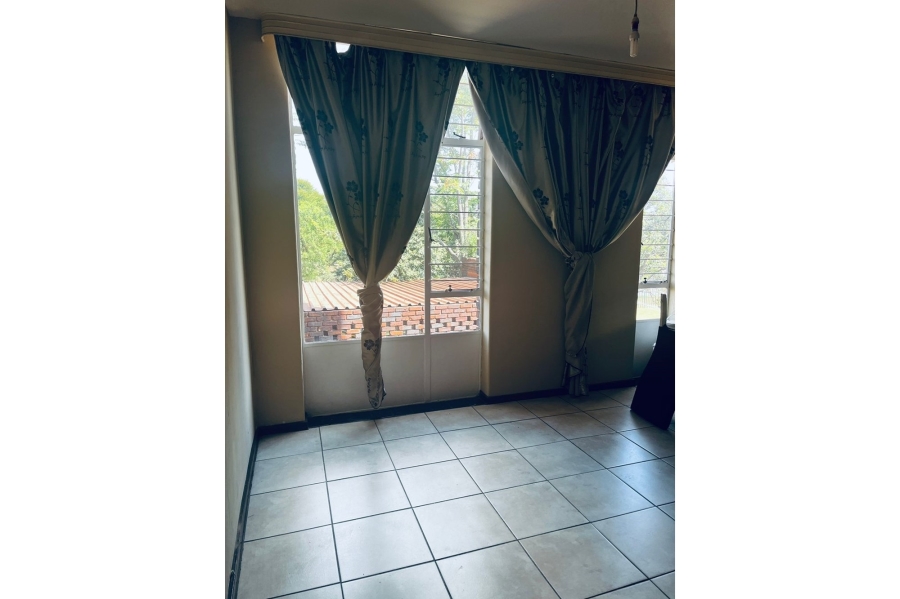 To Let 2 Bedroom Property for Rent in South Crest Gauteng