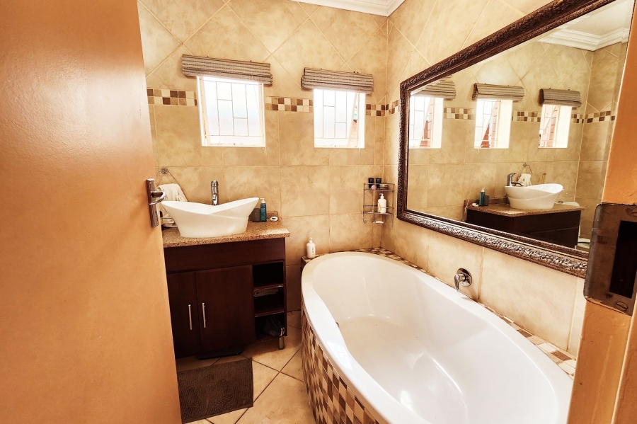 3 Bedroom Property for Sale in Valhalla Gauteng