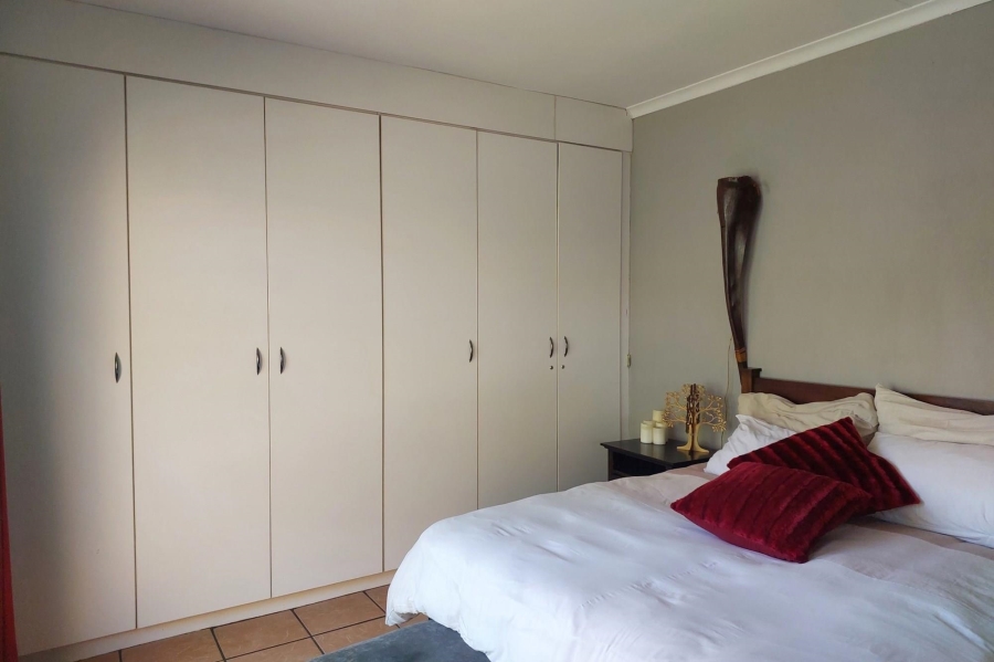 To Let 2 Bedroom Property for Rent in Freeway Park Gauteng