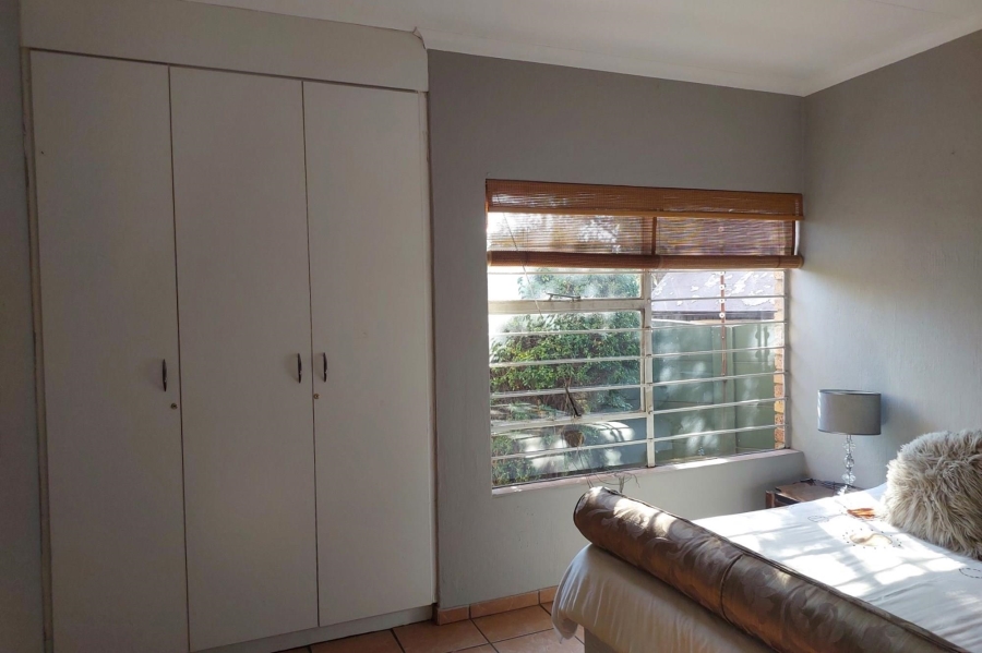 To Let 2 Bedroom Property for Rent in Freeway Park Gauteng