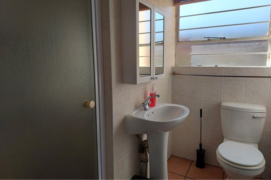 To Let 2 Bedroom Property for Rent in Freeway Park Gauteng