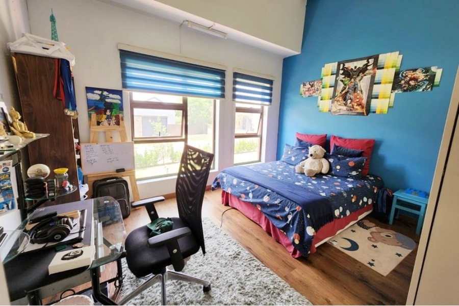 5 Bedroom Property for Sale in Copperleaf Estate Gauteng