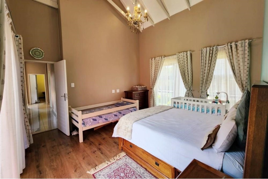 5 Bedroom Property for Sale in Copperleaf Estate Gauteng