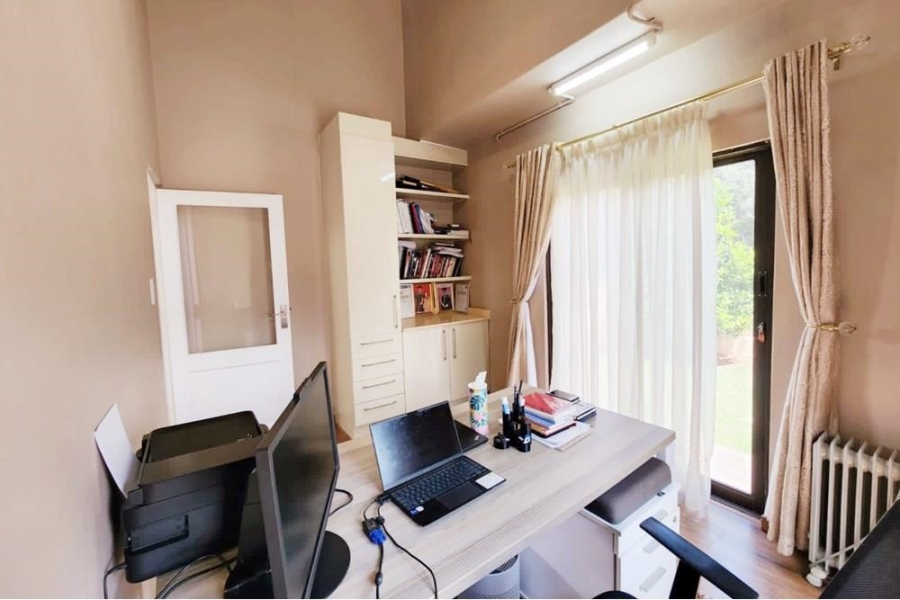 5 Bedroom Property for Sale in Copperleaf Estate Gauteng