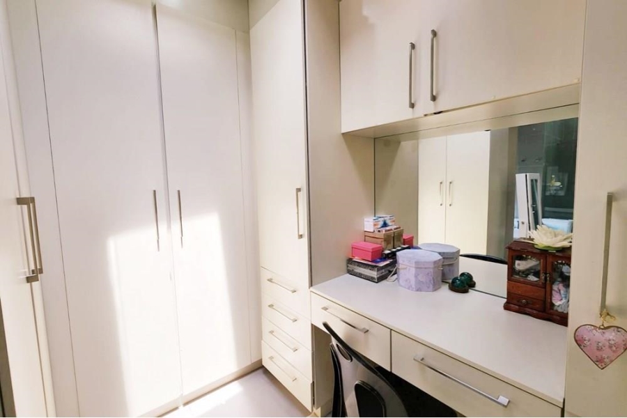 5 Bedroom Property for Sale in Copperleaf Estate Gauteng