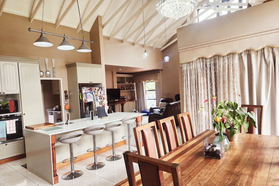5 Bedroom Property for Sale in Copperleaf Estate Gauteng