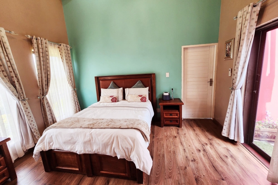5 Bedroom Property for Sale in Copperleaf Estate Gauteng
