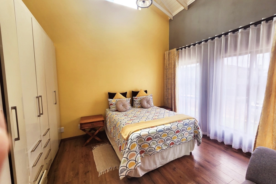 5 Bedroom Property for Sale in Copperleaf Estate Gauteng
