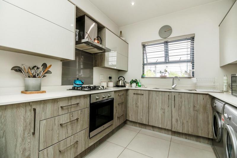 2 Bedroom Property for Sale in Broadacres Gauteng