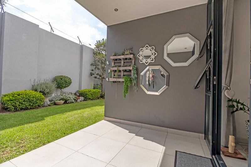 2 Bedroom Property for Sale in Broadacres Gauteng