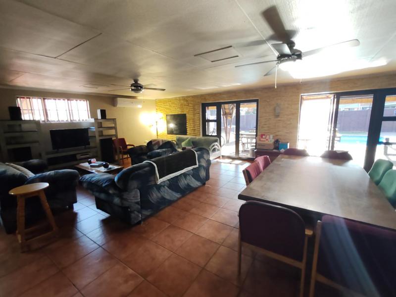 6 Bedroom Property for Sale in Golf Park Gauteng