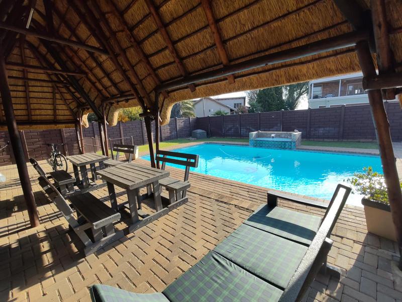 6 Bedroom Property for Sale in Golf Park Gauteng