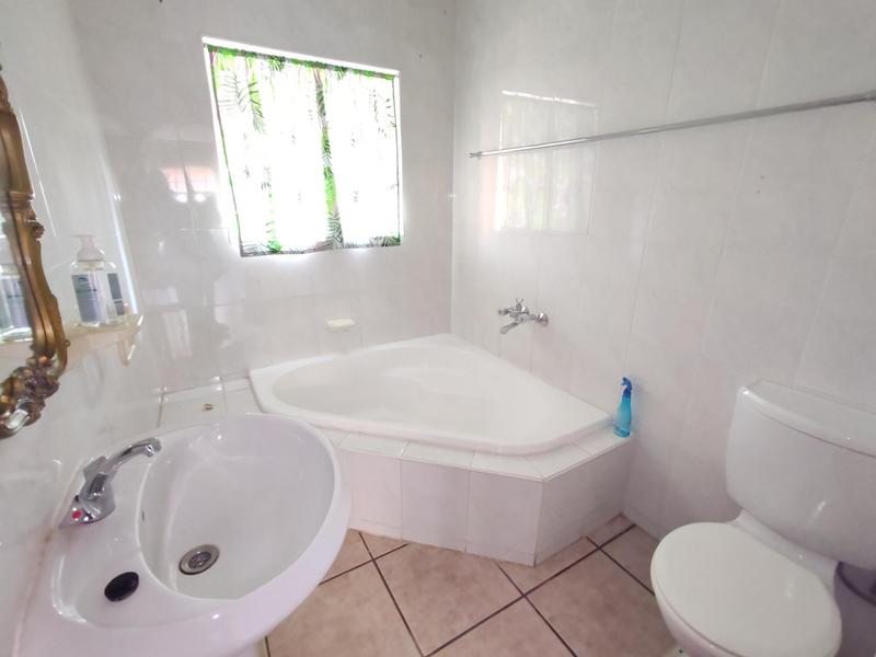 6 Bedroom Property for Sale in Golf Park Gauteng