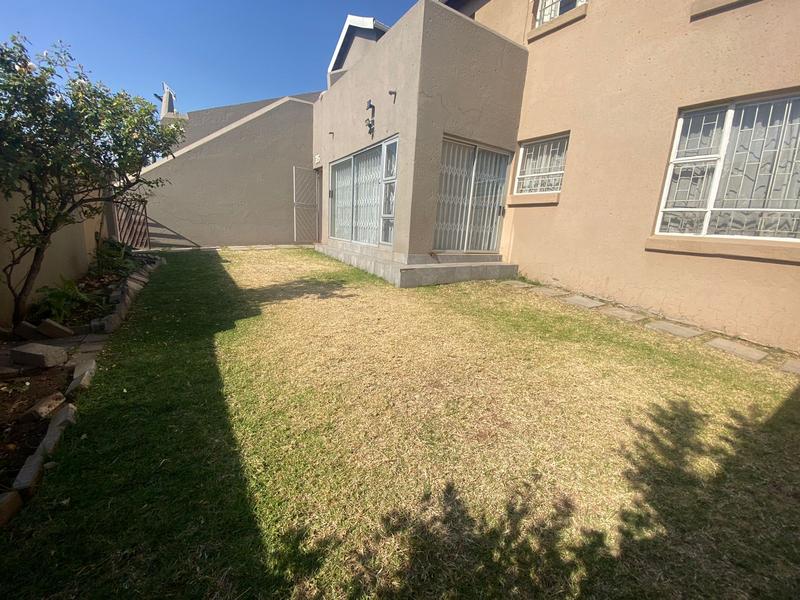 To Let 3 Bedroom Property for Rent in Vorna Valley Gauteng