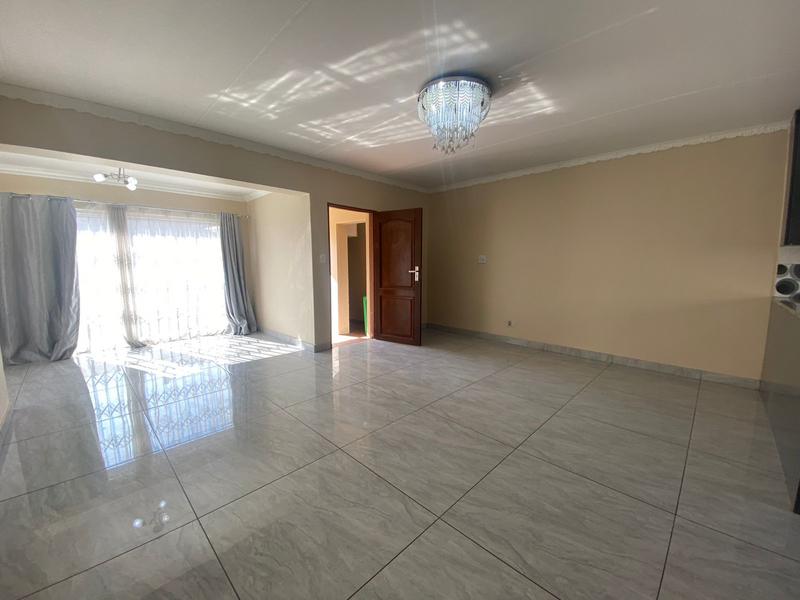 To Let 3 Bedroom Property for Rent in Vorna Valley Gauteng