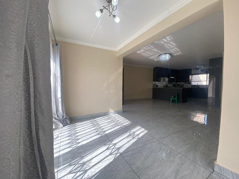 To Let 3 Bedroom Property for Rent in Vorna Valley Gauteng