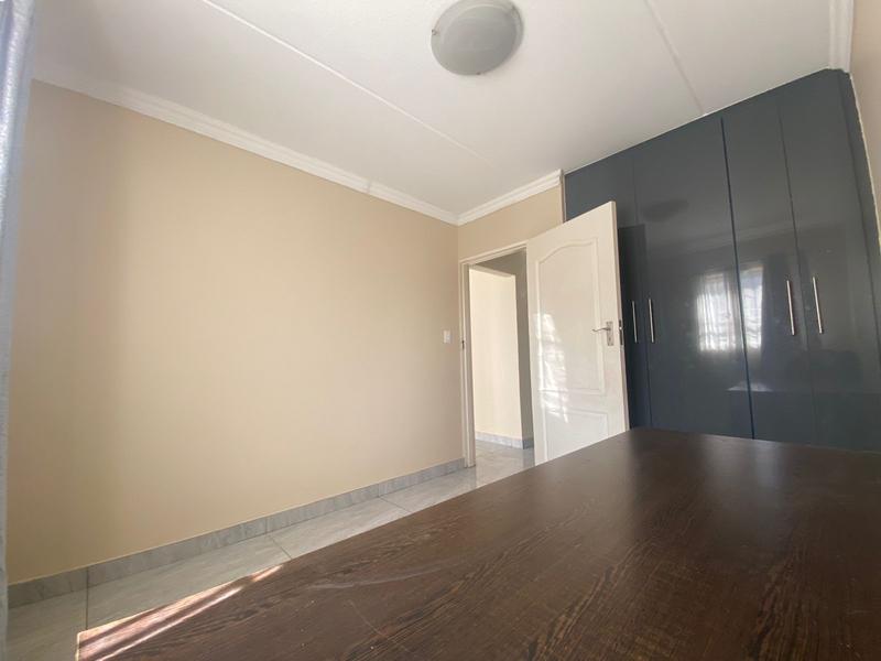 To Let 3 Bedroom Property for Rent in Vorna Valley Gauteng