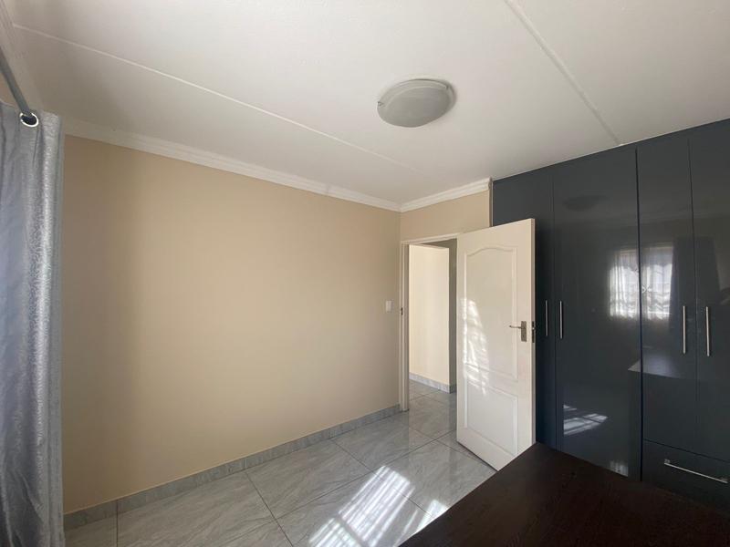 To Let 3 Bedroom Property for Rent in Vorna Valley Gauteng