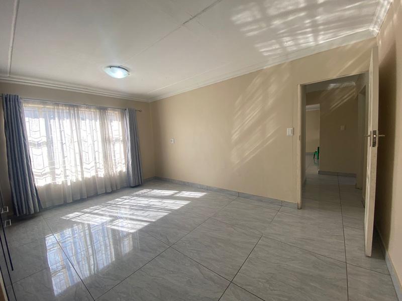 To Let 3 Bedroom Property for Rent in Vorna Valley Gauteng