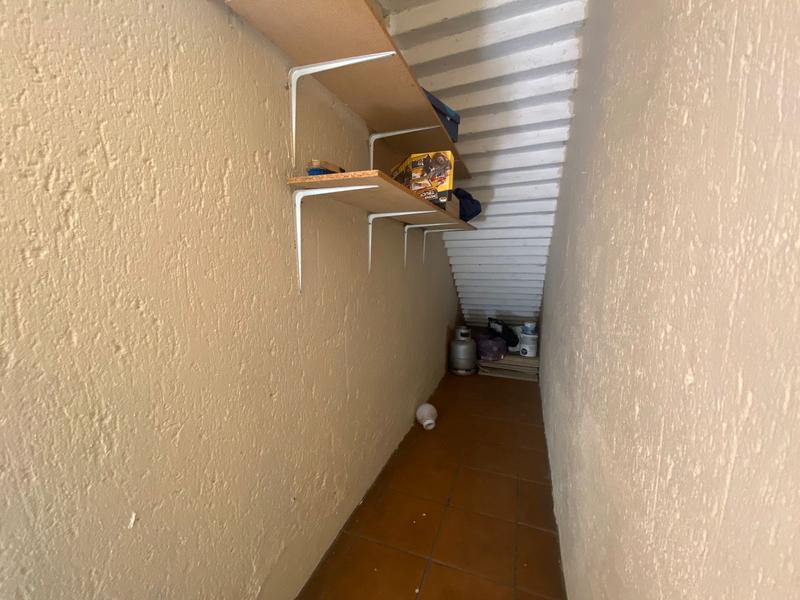 To Let 3 Bedroom Property for Rent in Vorna Valley Gauteng
