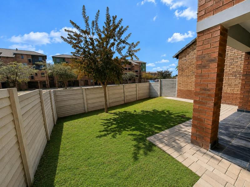 2 Bedroom Property for Sale in Heuweloord Gauteng