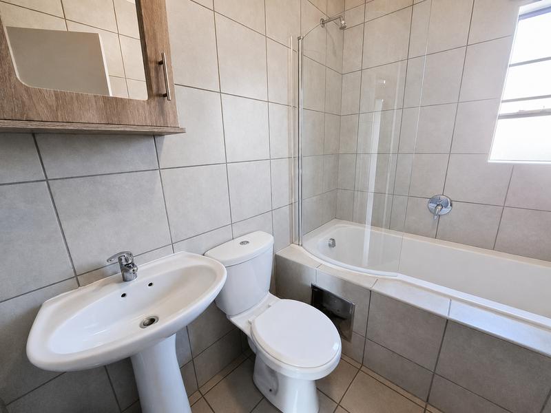 2 Bedroom Property for Sale in Heuweloord Gauteng
