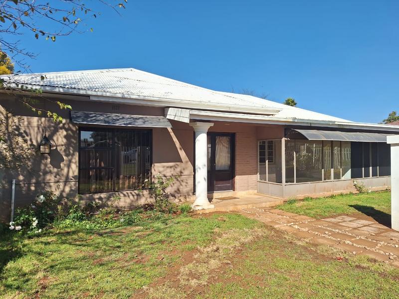 To Let 4 Bedroom Property for Rent in Dalview Gauteng