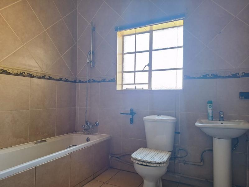 To Let 4 Bedroom Property for Rent in Dalview Gauteng