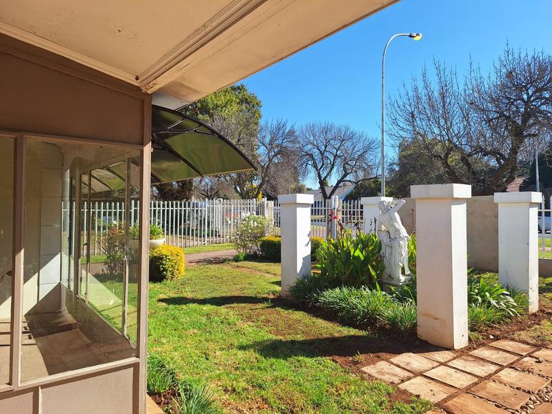 To Let 4 Bedroom Property for Rent in Dalview Gauteng