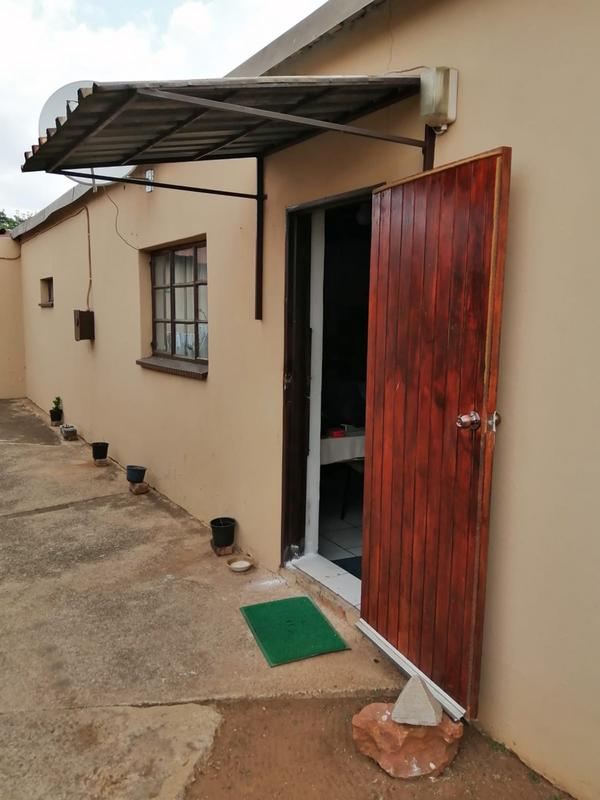 To Let 1 Bedroom Property for Rent in Strubenvale Gauteng
