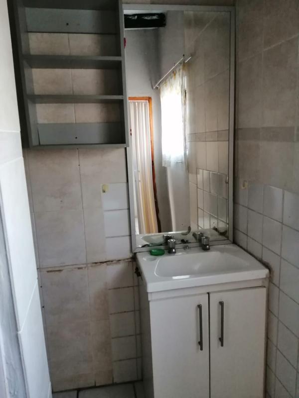 To Let 1 Bedroom Property for Rent in Strubenvale Gauteng